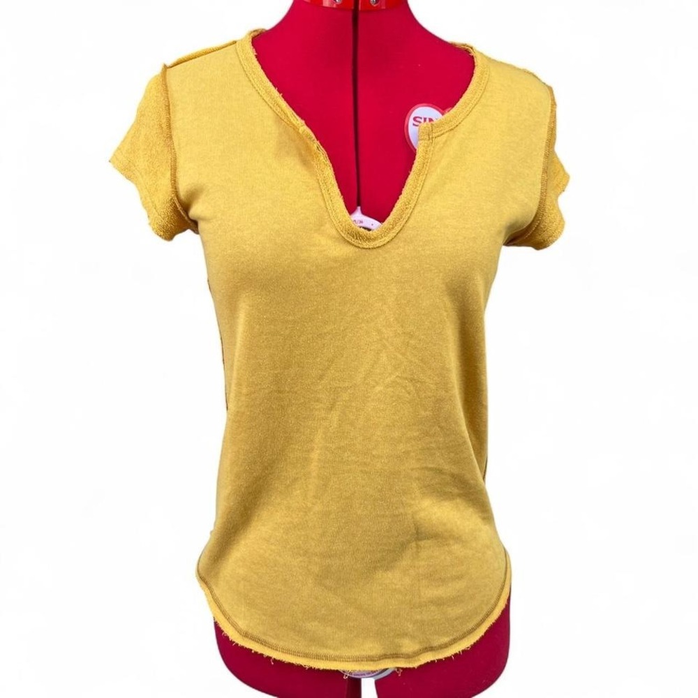 La Miel Mustard Yellow V Neck Cotton T Shirt Size Small Brand New With Tags